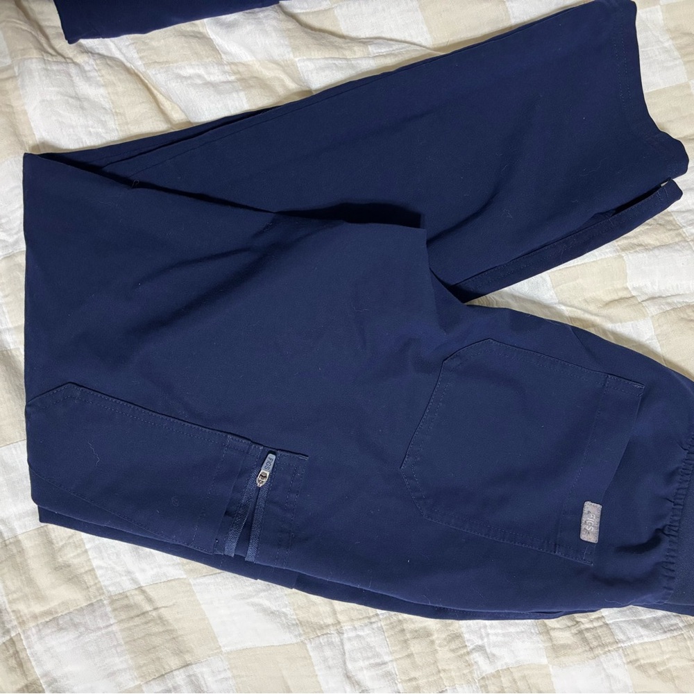 Women’s figs straight YOLA scrubs XXS
